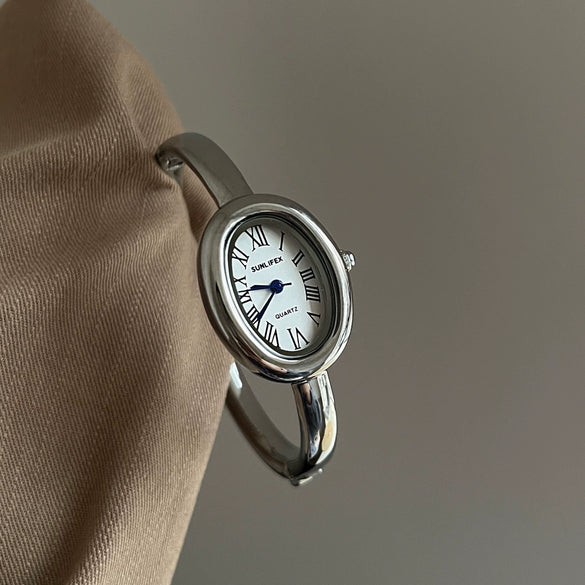Antique Oval Mini Bathtub Golden Women's Quartz Wristwatch With Stainless Steel Buckle And Metal Case In Medieval Style