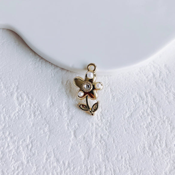 Asymmetrical Metal Style Square Button Alloy Brooch Necklace With Diamond Flower Electroplating