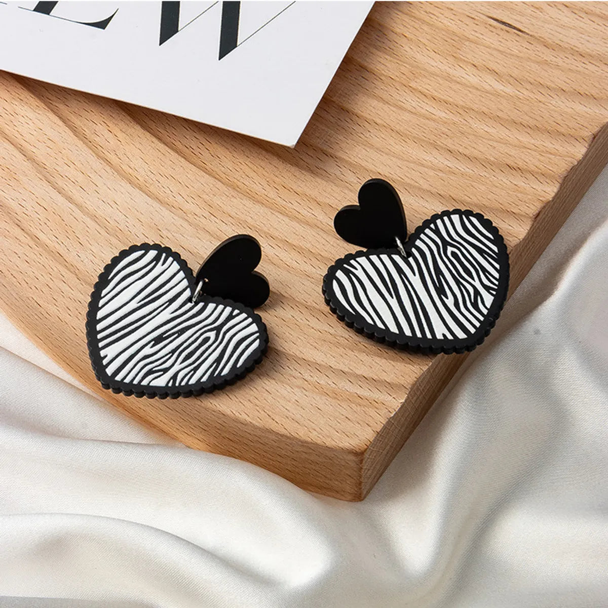 Autumn New Black And White Plaid Heart Earrings