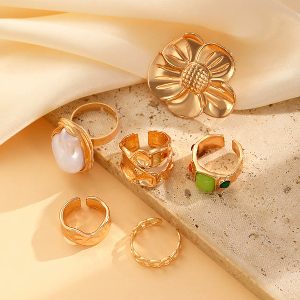 Baroque Pearl Flower Pleated Metal Lava Ring For Women Retro Fashion With Electroplating Geometric Pattern And Mixed Materials