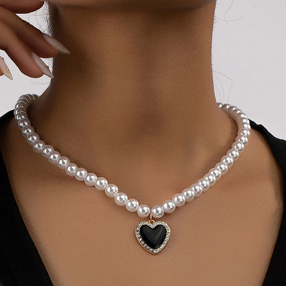 Baroque Style Heart Shape Artificial Pearl Alloy Enamel Inlay Artificial Rhinestones Women's Pendant Necklace