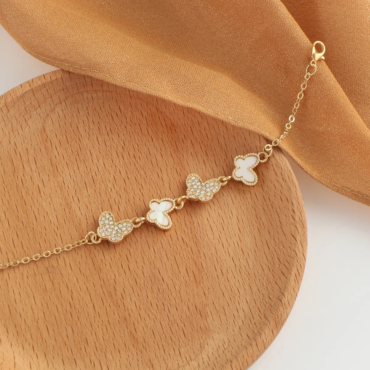 Basic Classic Style Butterfly Copper Plating Inlay Rhinestones Shell 18K Gold Plated Women'S Anklet