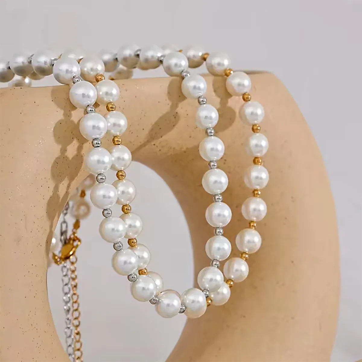 Basic Classic Style Commute Solid Color 18K Gold Plated Artificial Pearls 304 Stainless Steel Artificial Pearl Wholesale Bracelets