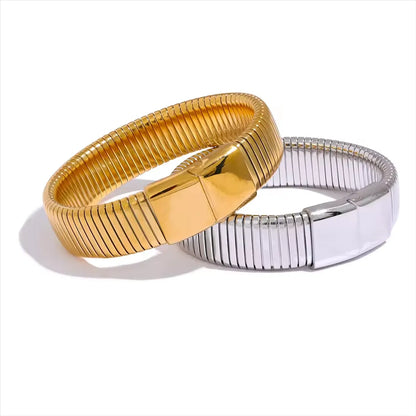 Basic Classic Style Solid Color 304 Stainless Steel 18K Gold Plated Bangle In Bulk