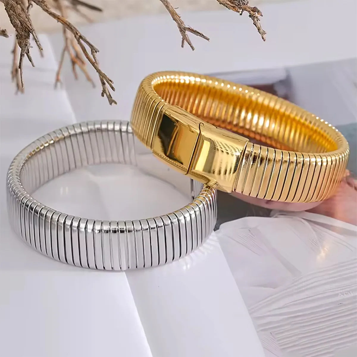 Basic Classic Style Solid Color 304 Stainless Steel 18K Gold Plated Bangle In Bulk