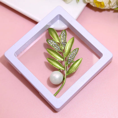 Basic Modern Style Classic Style Animal Flower Alloy Plating Inlay Artificial Pearls Rhinestones Women'S Brooches