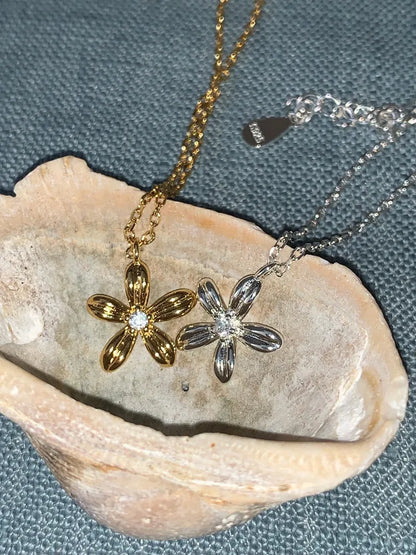 Basic Modern Style Flower Sterling Silver Zircon Pendant Necklace In Bulk