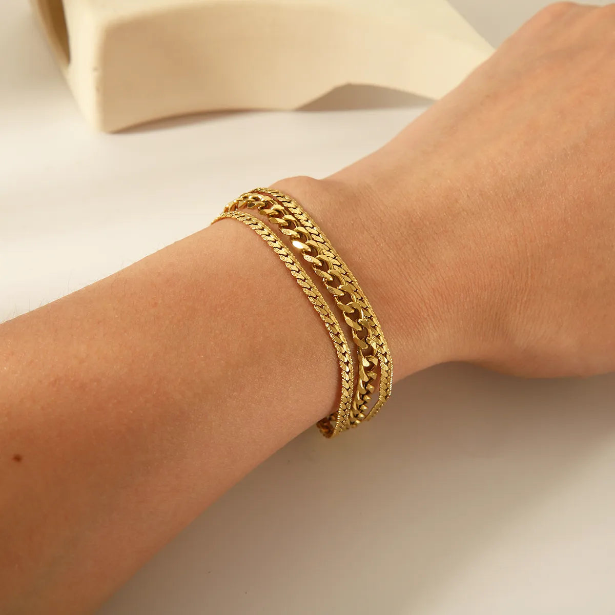 Basic Modern Style Solid Color 304 Stainless Steel 18K Gold Plated Zircon Bracelets In Bulk