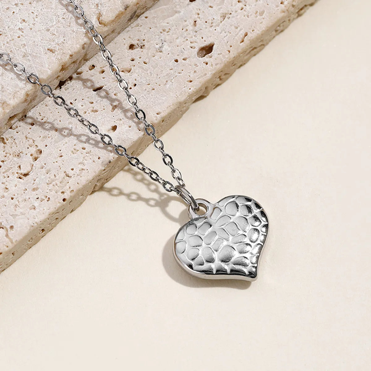 Wholesale Jewelry Basic Retro Classic Style Heart Shape 304 Stainless Steel Pendant Necklace