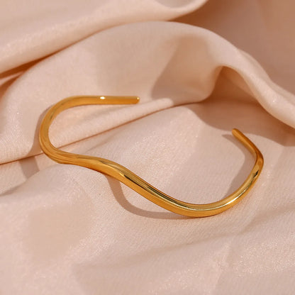 Basic Simple Style Classic Style Solid Color Stainless Steel Asymmetrical 18k Gold Plated Bangle