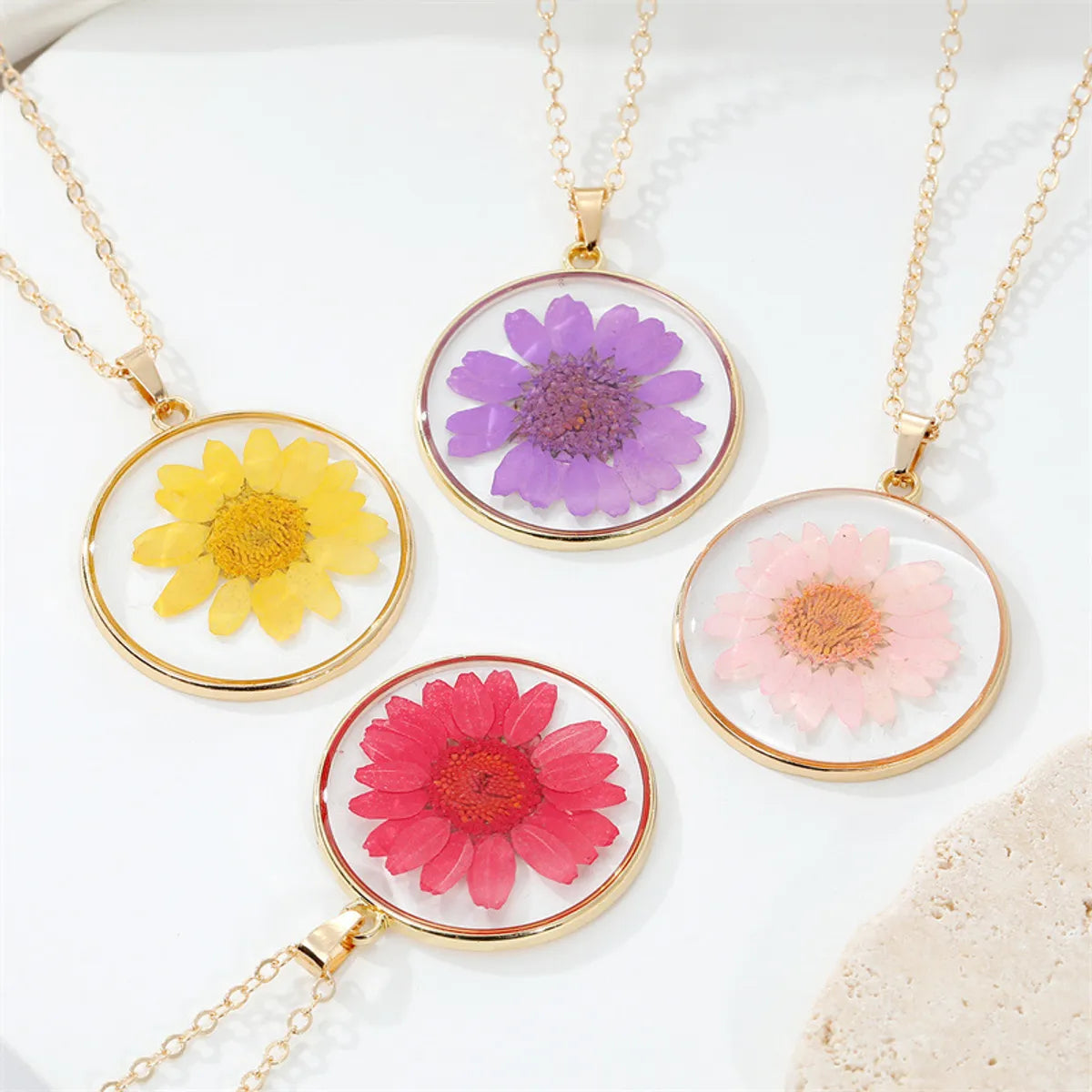 Bohemian Natural Dried Flower Transparent Round Resin Necklace