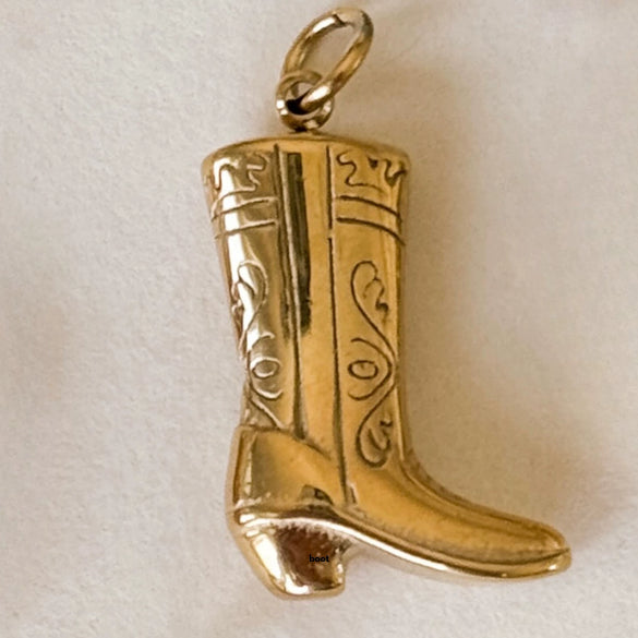 Boots Pendant Titanium Steel Heart Shape Vacuum Plated 18K Gold Color