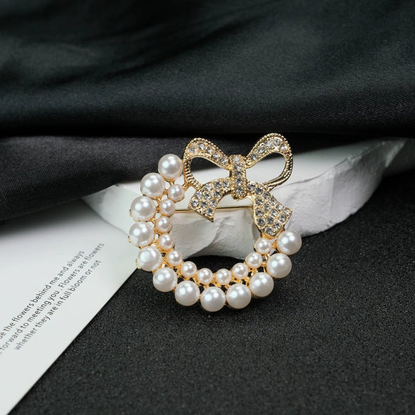 Bow Brooch Zinc Alloy Pearl Encrusted Diamond Electroplated Fashionable Artistic Style