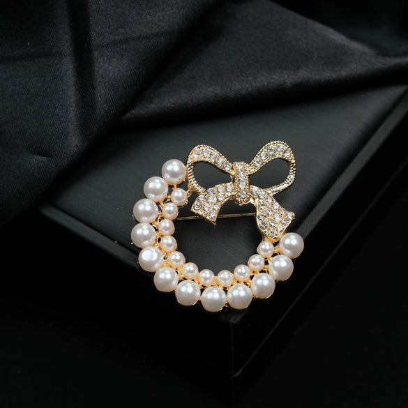 Bow Brooch Zinc Alloy Pearl Encrusted Diamond Electroplated Fashionable Artistic Style