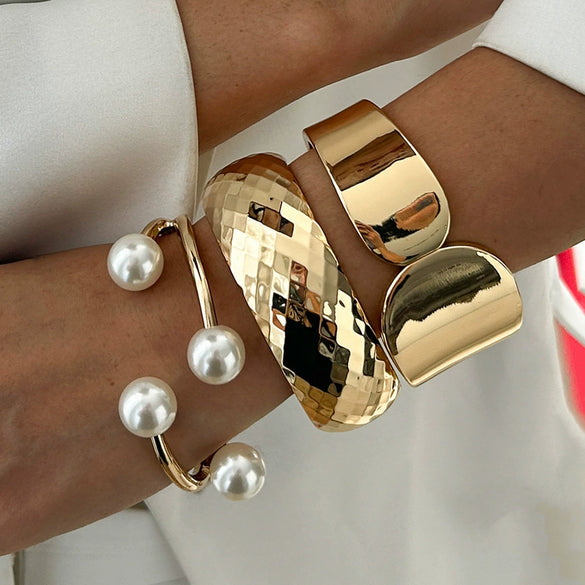 Bracelet Metal Imitation Pearl French Retro Electroplating Tapping Grain Design