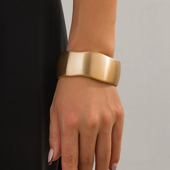 Bracelet Metal Sweet Cool Geometric Electroplated Spring Buckle Glow Surface Punk Style