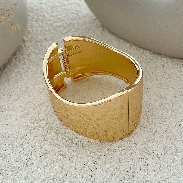 Bracelet Metal Sweet Cool Geometric Electroplated Spring Buckle Glow Surface Punk Style