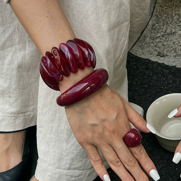 Bracelet Resin Handmade Curved Gradient Burgundy Smooth Elastic