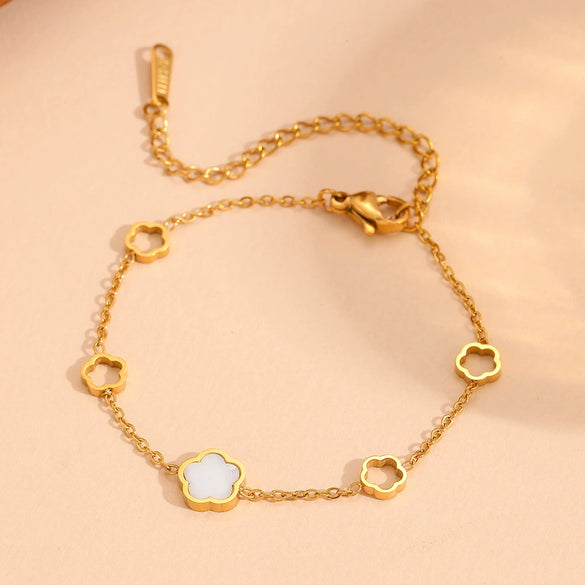 Bracelet Titanium Steel Heart Shape Hollow Five Leaf Flower Electroplated Jewelry For Women