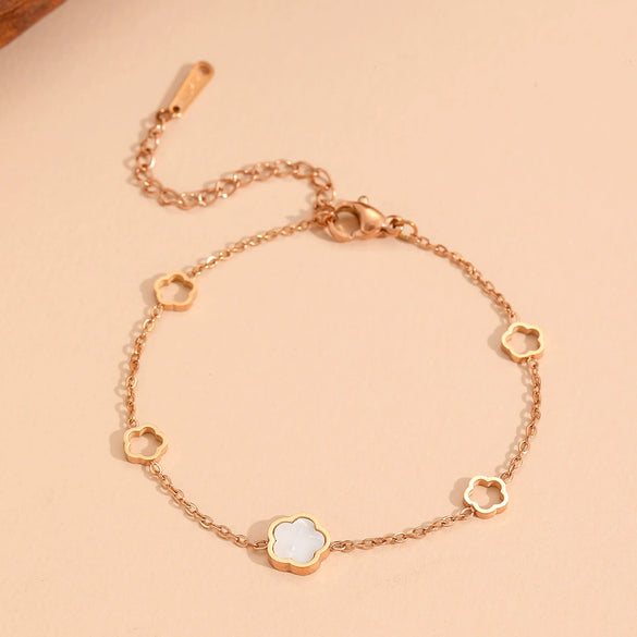 Bracelet Titanium Steel Heart Shape Hollow Five Leaf Flower Electroplated Jewelry For Women