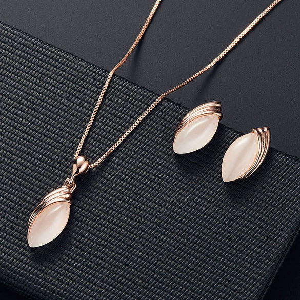Bridal Jewelry Suit Earrings And Necklace Set For Women And Unisex With Alloy Material Plant Flowers Style Gem Inlaid Design Box Chain