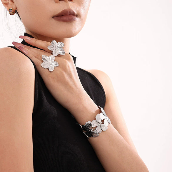 Butterfly Exaggerated Opening Bracelet 316L Stainless Steel 18K Gold Plated Elegant For Women