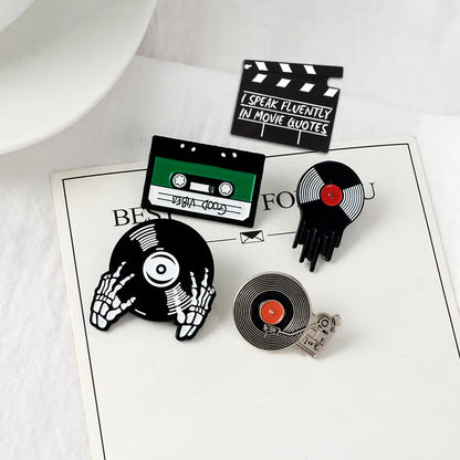 Cartoon Creative Punk Retro Disc Player Alloy Brooch