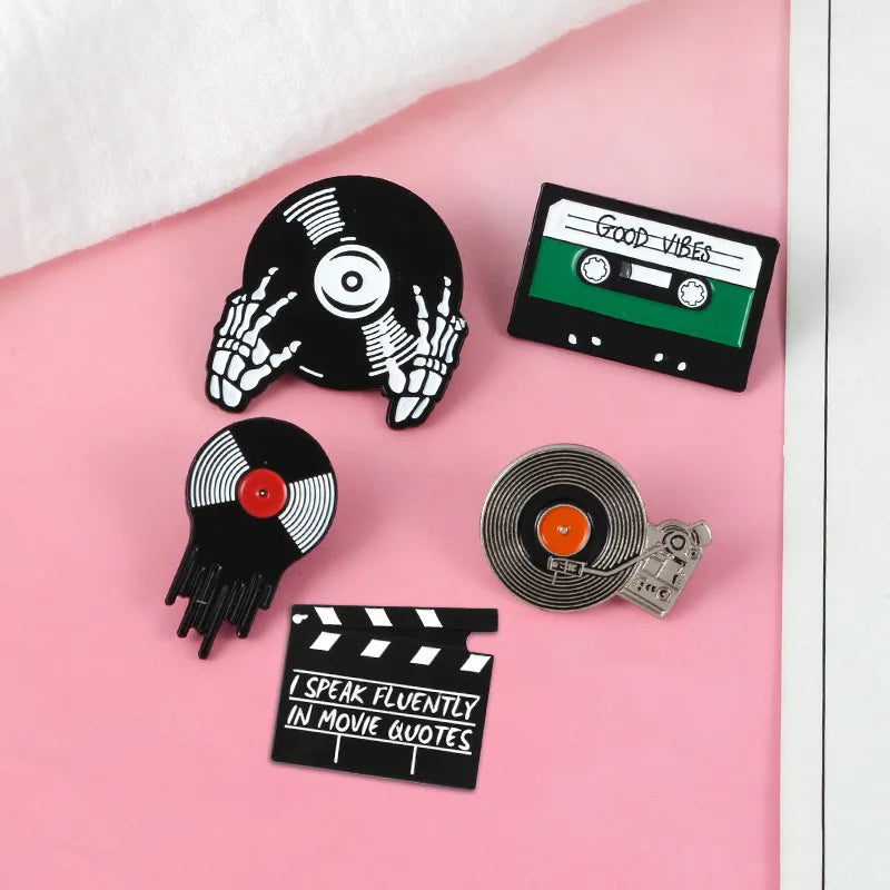 Cartoon Creative Punk Retro Disc Player Alloy Brooch