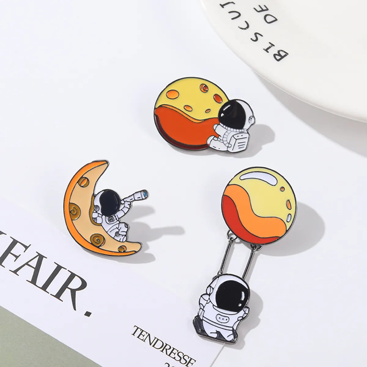 Cartoon Style Astronaut Moon Alloy Plating Unisex Brooches