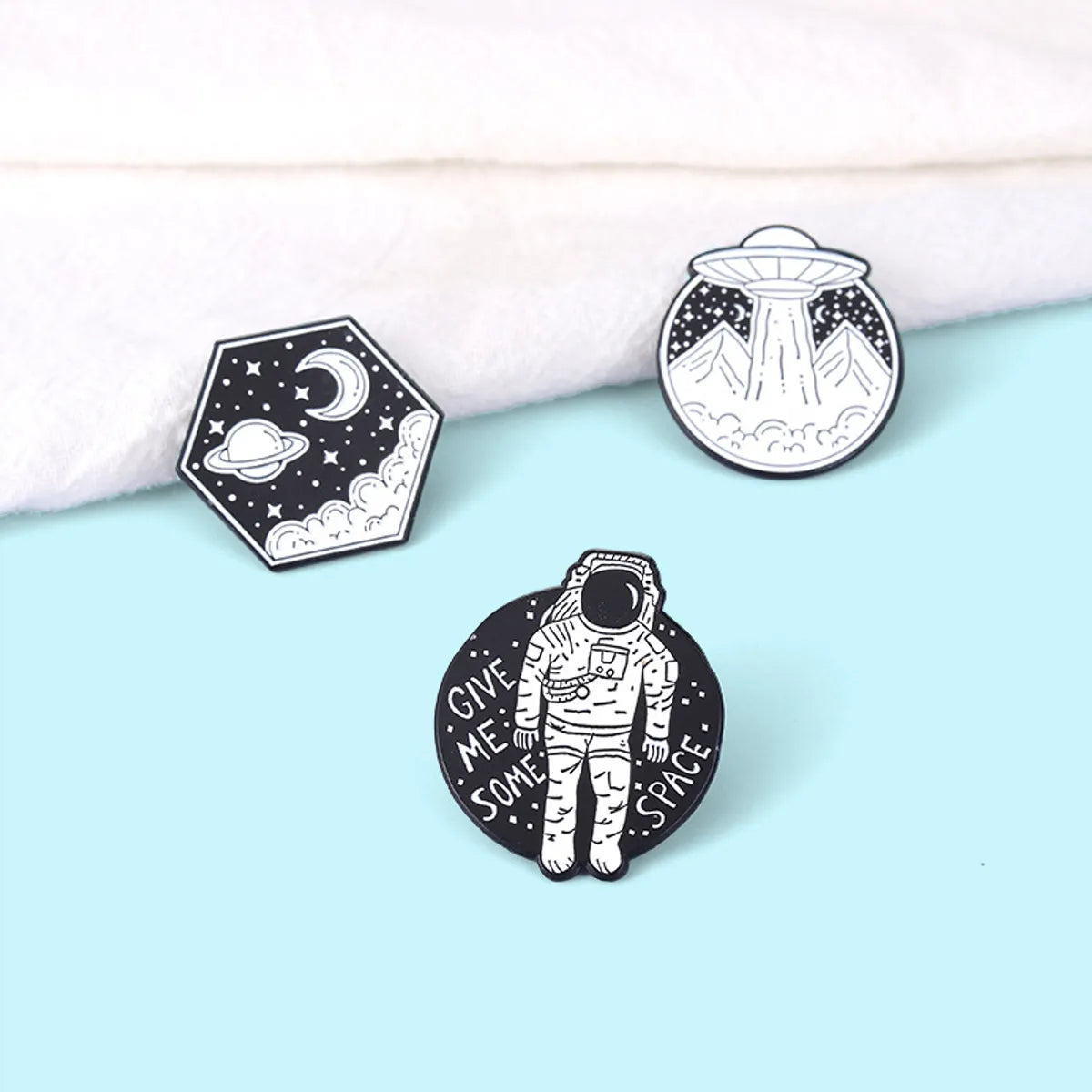 Cartoon Style Astronaut Spaceship Alloy Stoving Varnish Unisex Brooches