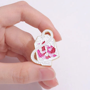 Cartoon Style Badge Heart Shape Alloy Stoving Varnish Unisex Brooches