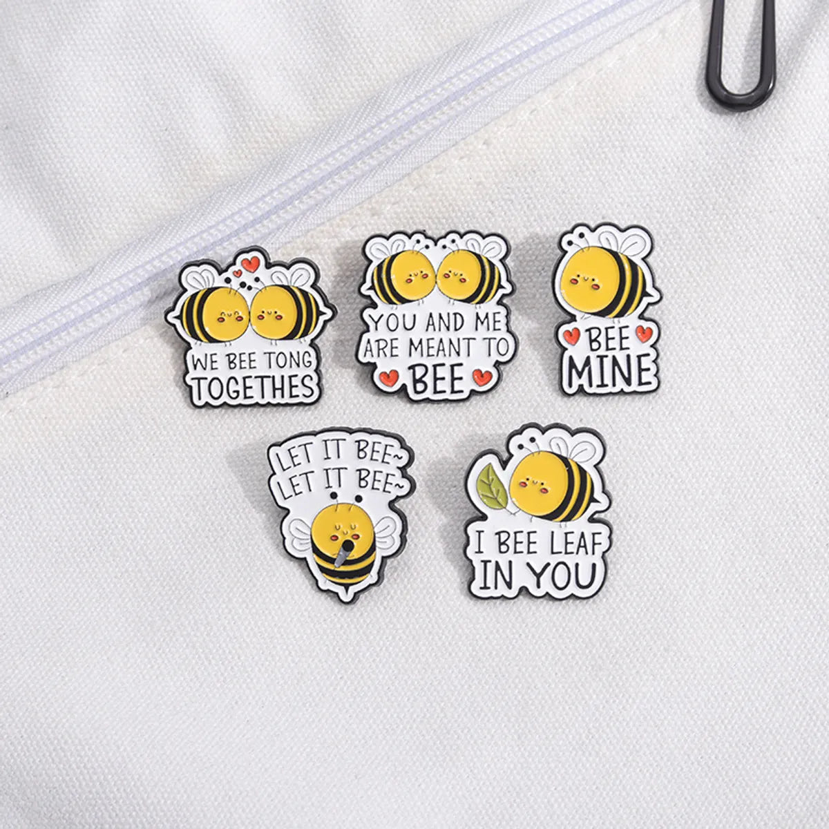 Cartoon Style Cute Cowboy Style Letter Bee Alloy Stamping Stoving Varnish Plating Unisex Badge Brooches Collar Pin