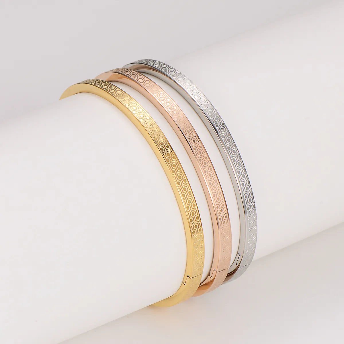 Casual Basic Korean Style Lingge 304 Stainless Steel 18K Gold Plated Rose Gold Plated Bangle In Bulk