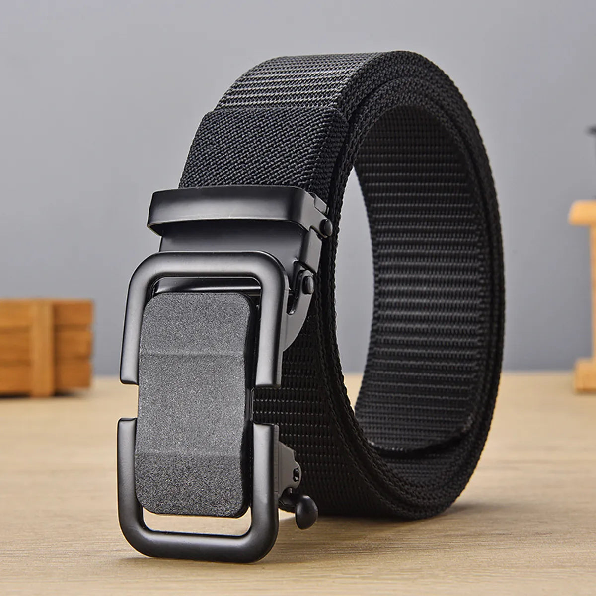 Casual Basic Solid Color Canvas Iron Men'S Woven Belts