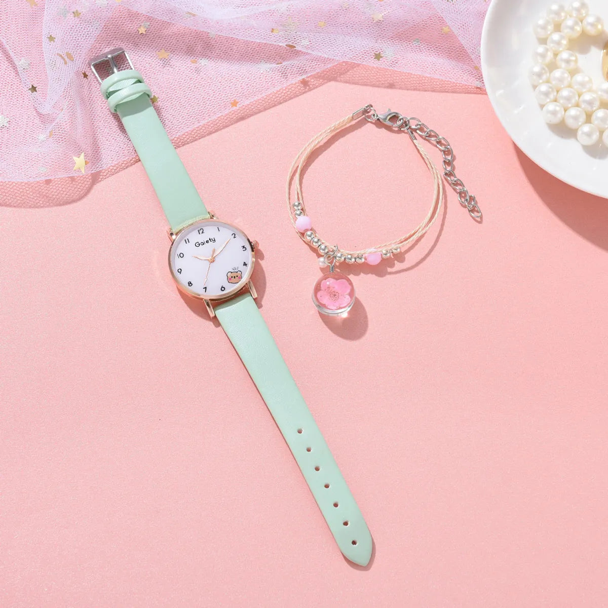 Casual Cartoon Style Bear Buckle Quartz Women'S Watches