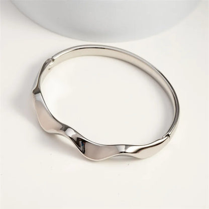 Casual Classic Style Geometric Solid Color 304 Stainless Steel 18K Gold Plated Bangle In Bulk