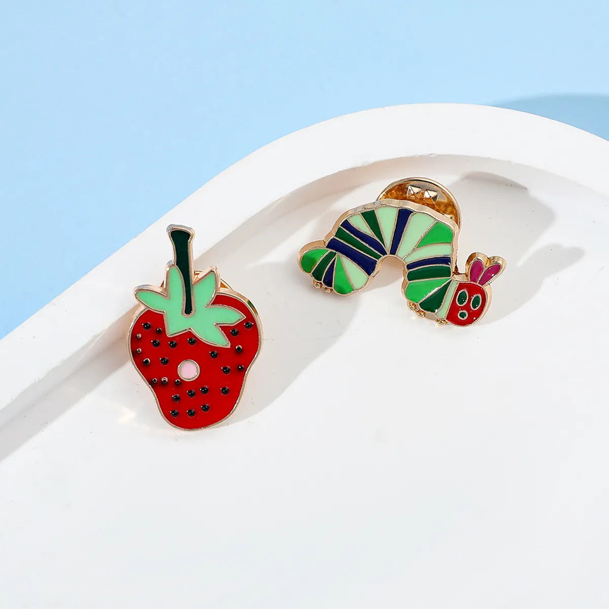 Casual Cute Cartoon Strawberry Alloy Enamel Unisex Brooches