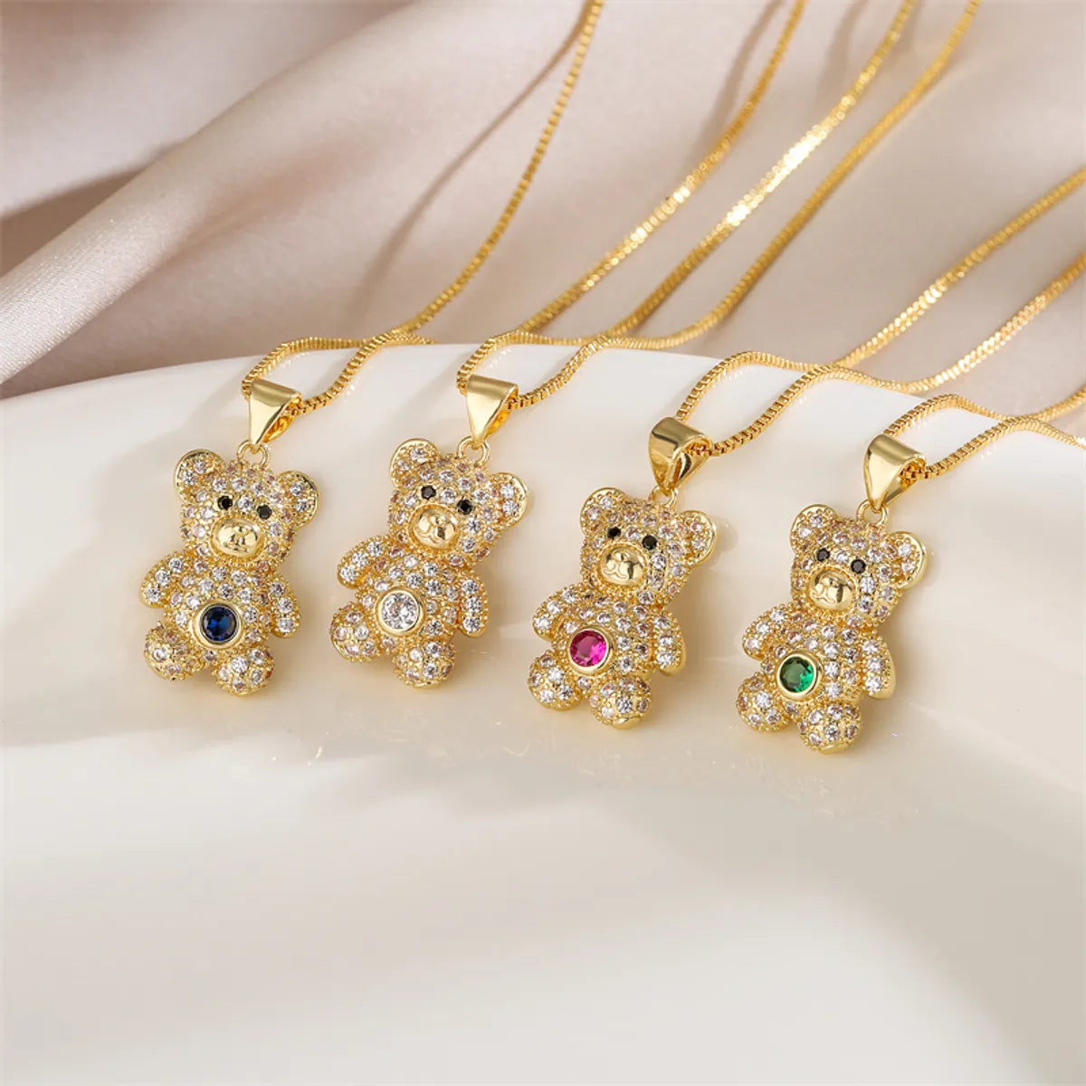 Casual Cute Little Bear Copper Gold Plated Zircon Pendant Necklace In Bulk