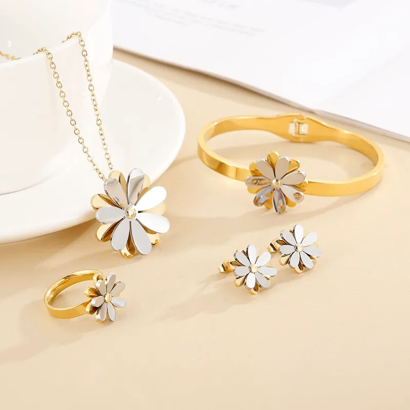 Wholesale Jewelry Casual Daisy Titanium Steel 18K Gold Plated Plating Jewelry Set