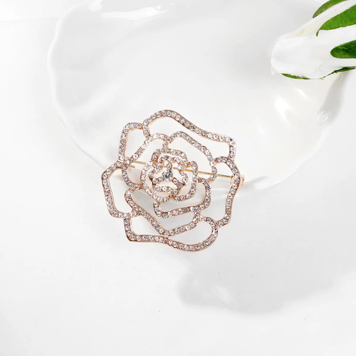 Casual Elegant Flower Alloy Inlay Rhinestones Women'S Brooches