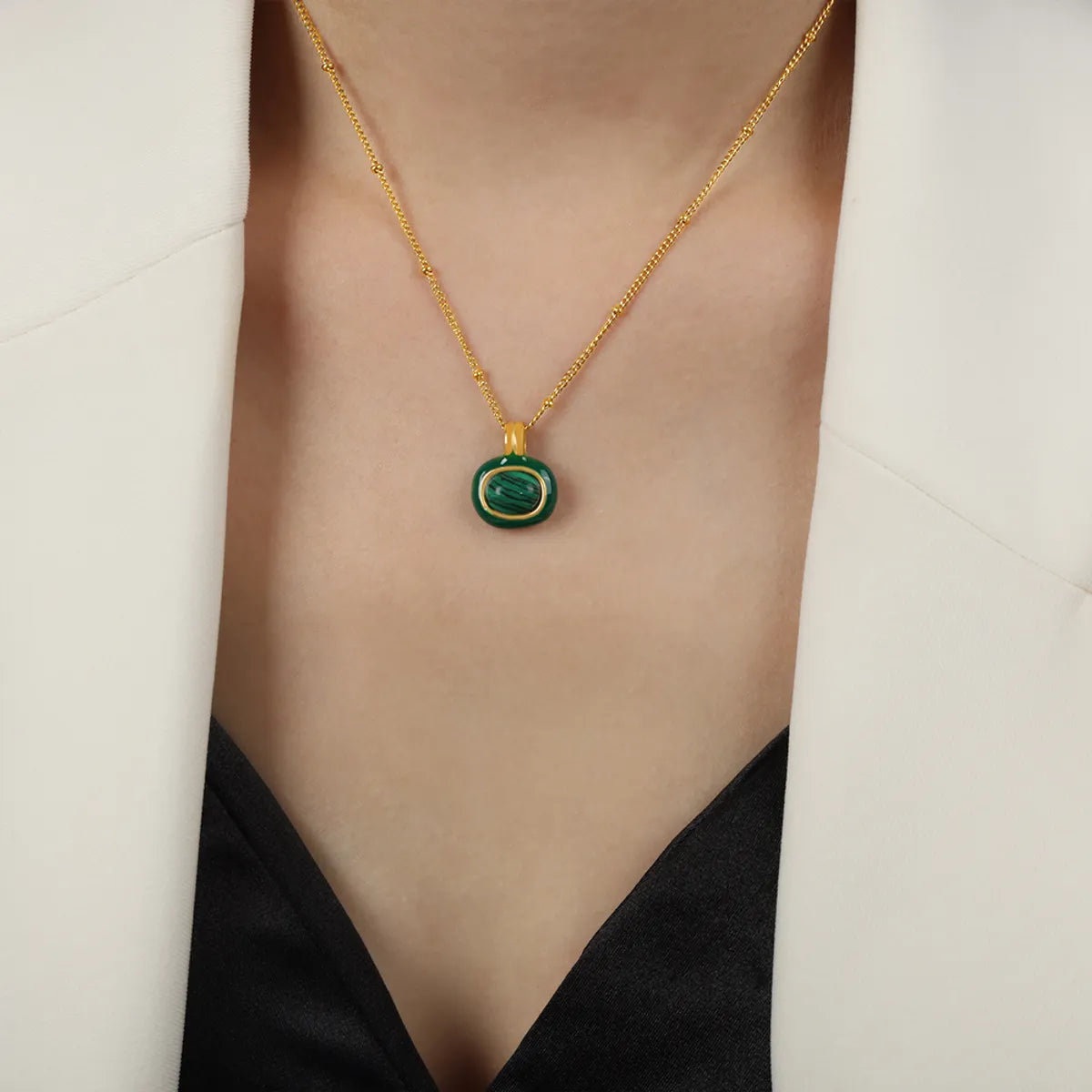 Casual Elegant Simple Style Color Block Malachite Shell Titanium Steel Plating Inlay Malachite Shell 18k Gold Plated Women's Pendant Necklace