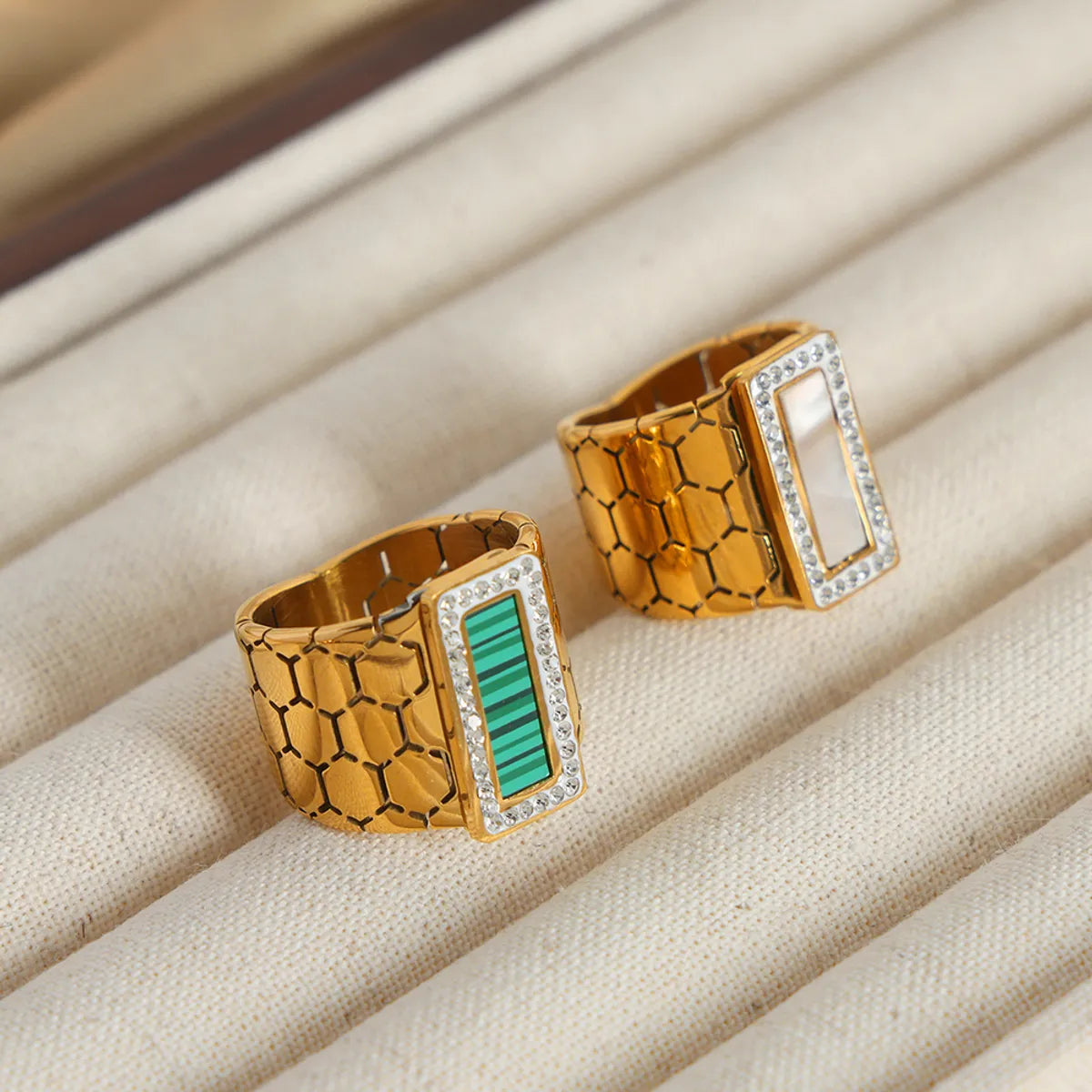 Casual Elegant Simple Style Hexagon Rectangle Titanium Steel Plating Inlay Acrylic Turquoise Shell 18k Gold Plated Rings