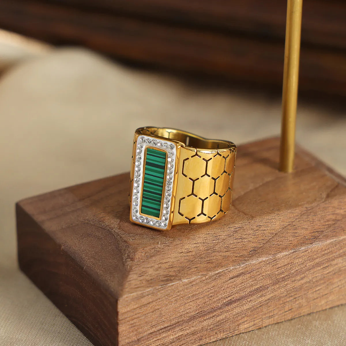 Casual Elegant Simple Style Hexagon Rectangle Titanium Steel Plating Inlay Acrylic Turquoise Shell 18k Gold Plated Rings