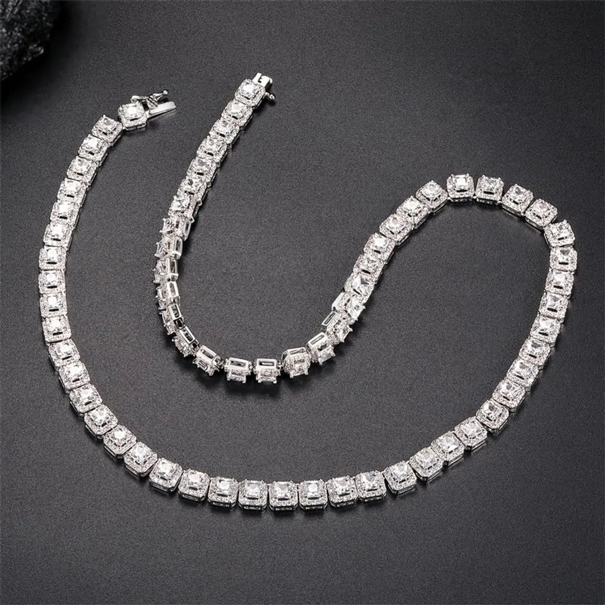 Casual Elegant Solid Color Copper Brass 18k Gold Plated White Gold Plated Zircon Long Necklace In Bulk