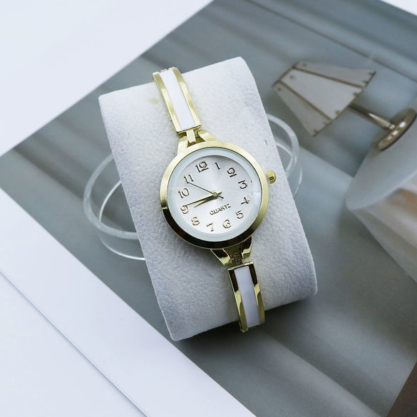 Casual Female Quartz Watch Alloy Strap Round Dial