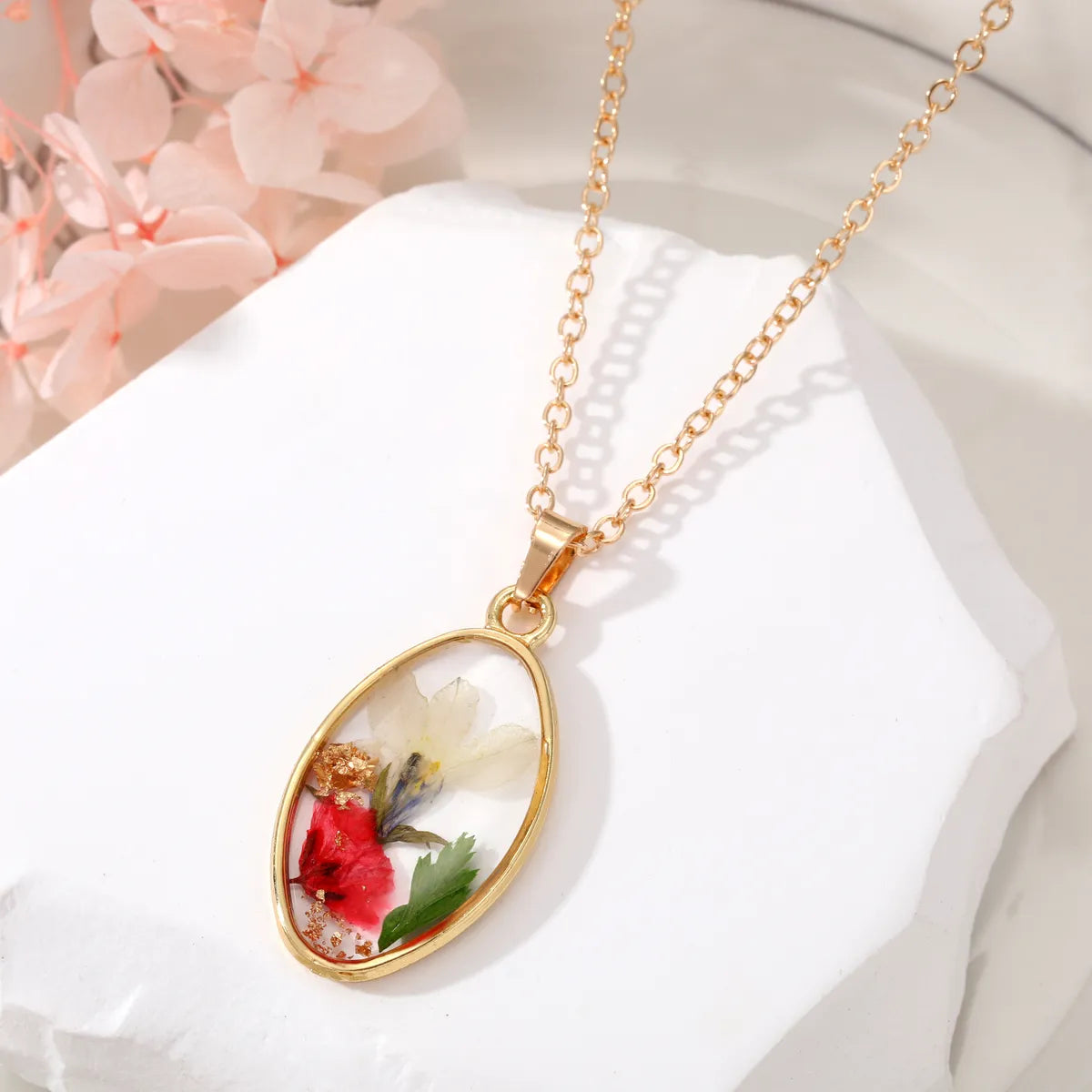 Casual Flower Petal Butterfly Alloy Resin Women's Pendant Necklace 1 Piece