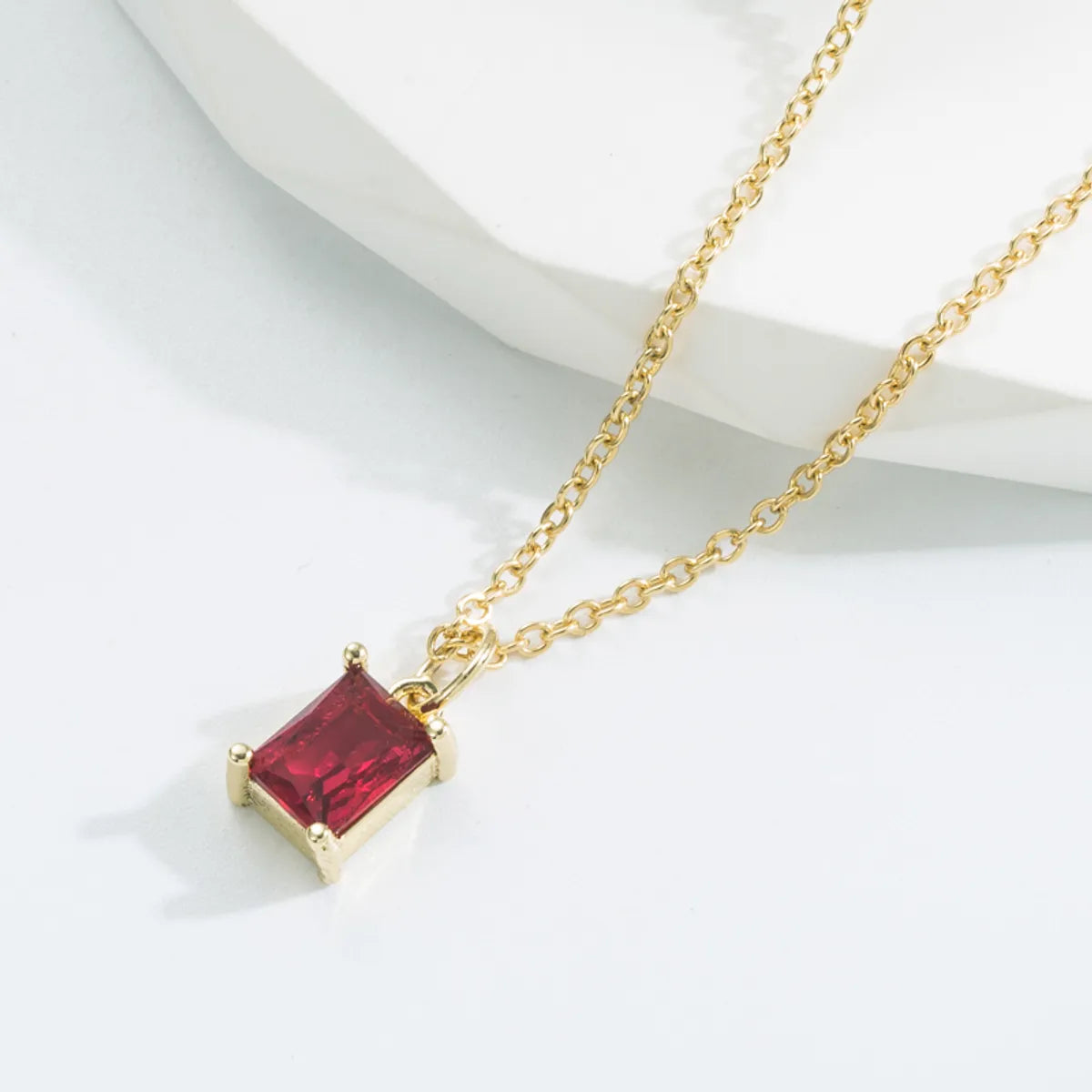 Casual Geometric Copper Gold Plated Zircon Pendant Necklace 1 Piece