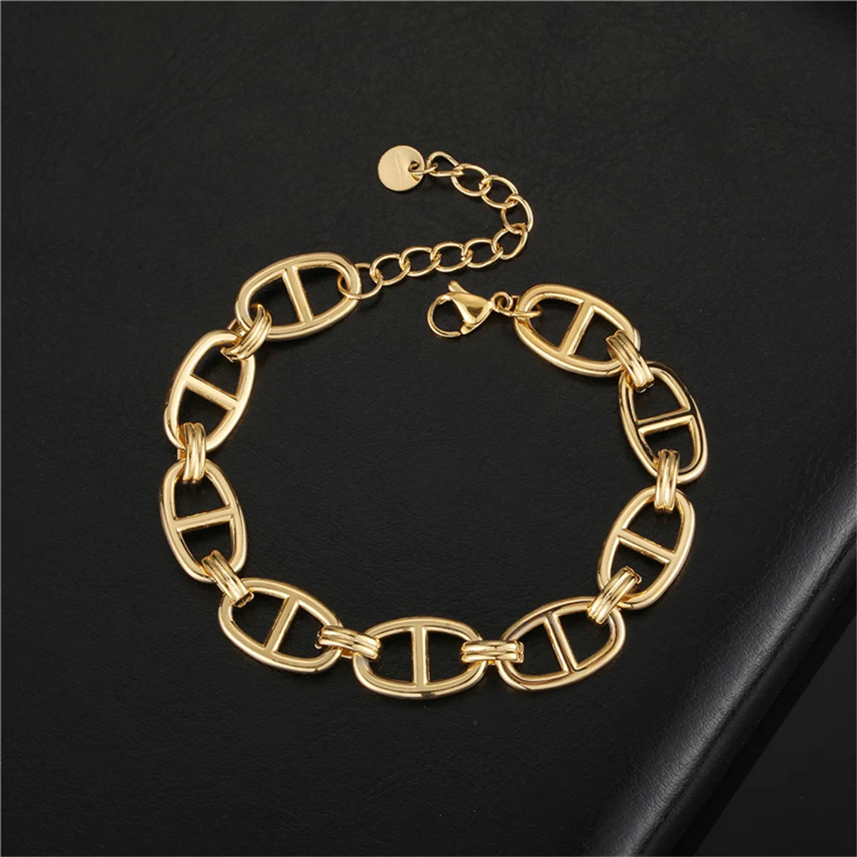 Casual Geometric Solid Color 304 Stainless Steel Hollow Out 18K Gold Plated Unisex Bracelets