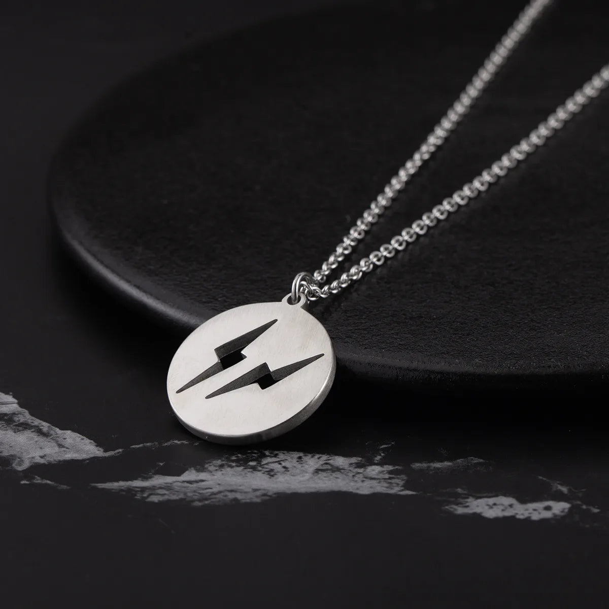 Casual Hip-Hop Simple Style Round Lightning 304 Stainless Steel Polishing Hollow Out Men'S Pendant Necklace