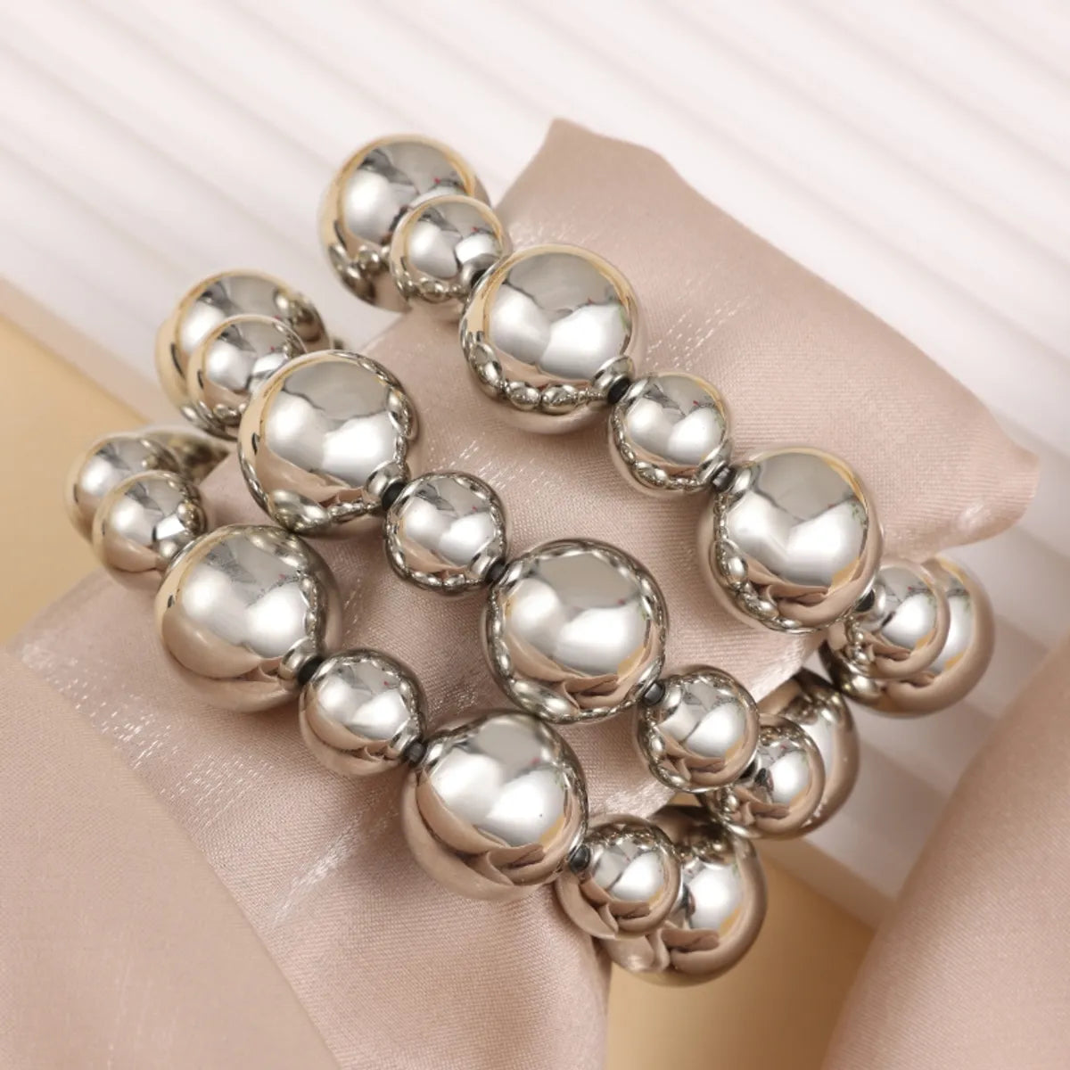 Casual Modern Style Classic Style Round 18K Gold Plated Plastic Wholesale Bracelets